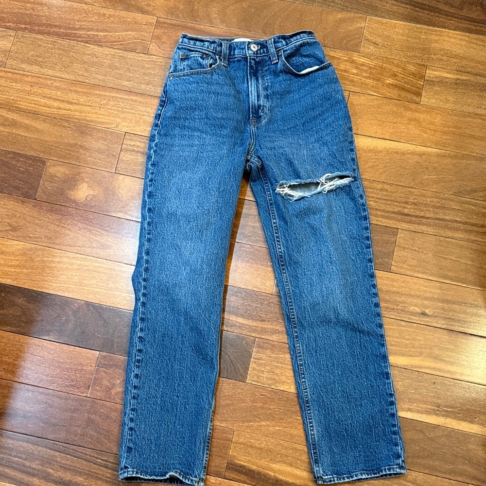 Abercrombie & Fitch 90’s Straight Ultra High Rise jeans, size 25 / 0
